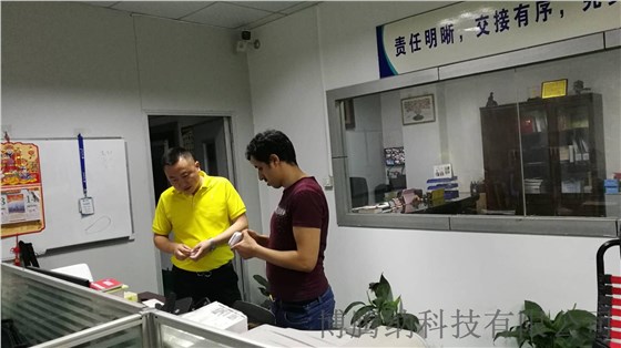 博騰納-10年專業(yè)制作注塑模具加工，藍牙耳機定制