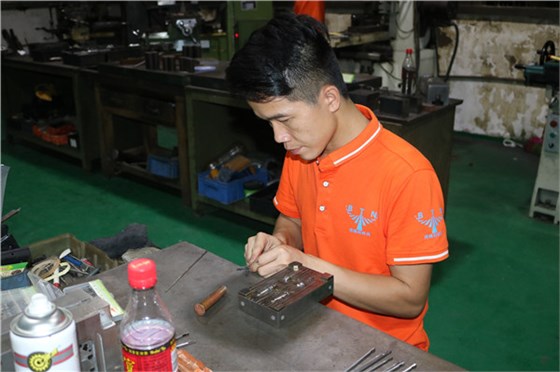 博騰納注塑模具廠——13年定制經(jīng)驗，更對味您的需求